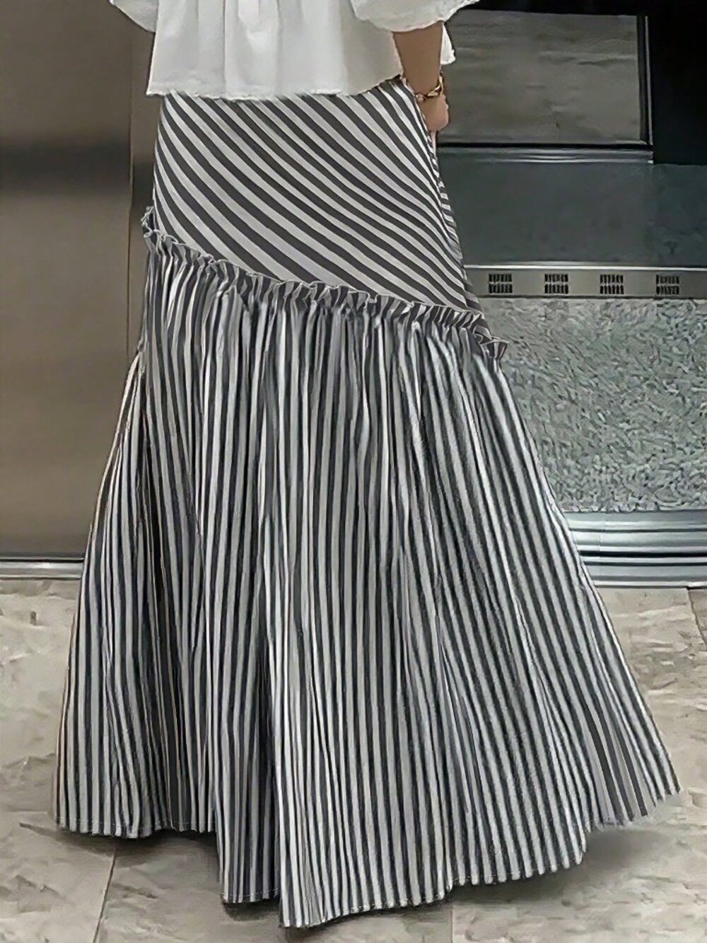 Black And White Casual Women's A-Line Striped Ruffle Hem Skirt - Picture 2 of 6